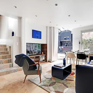 Apartment Amazing 10p3br Beaubourg - Centre De, Paris