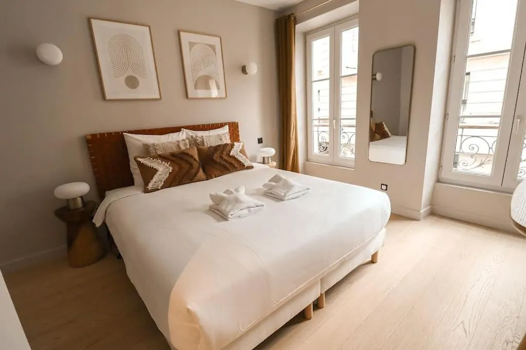 شقة 12.New Renovated Studio#Invalides#Effeil Tower# باريس