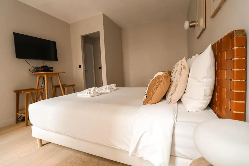 12.New Renovated Studio#Invalides#Effeil Tower# Paris Apartment