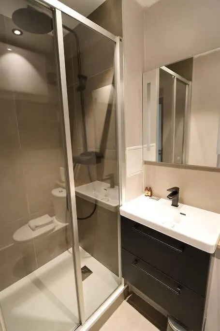 12.New Renovated Studio#Invalides#Effeil Tower# Paris Apartment